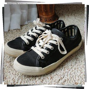 Black & White Sneakers w/ Rattan Accents (6.5) by Aldo